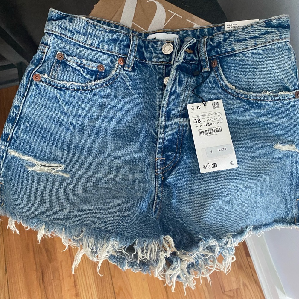NWT Zara cut off shorts